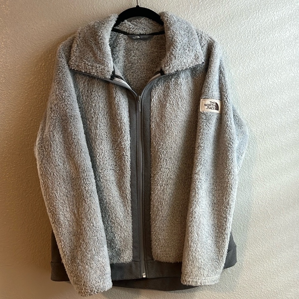 Woman’s The North Face Fleece Jacket Gray Size Large